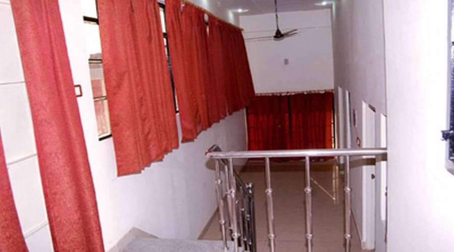 Atithi Niwas, Allahabad 4